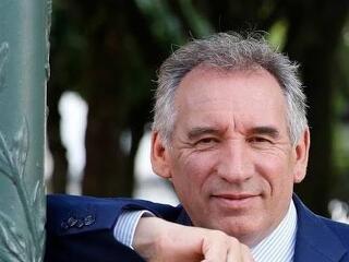A francia szélsőjobboldali Nemzeti Tömörülés párt előrehozott választásokat sürget