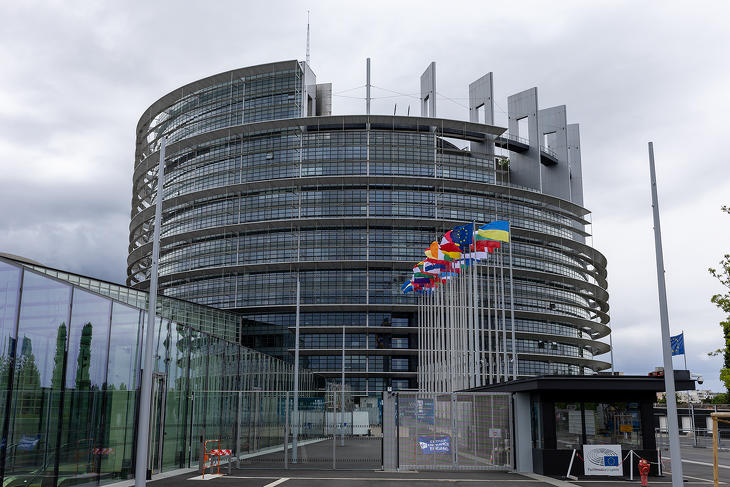 Az EP épülete Strasbourgban – jön-e vihar az EU-ban?  
