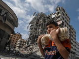 Elfogytak az élelmiszerek a gázai boltokból