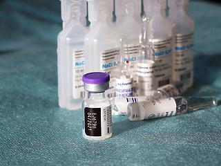 Újabb adag Pfizer-vakcina érkezett Magyarországra
