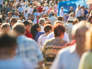 Ismét kevesebben lettünk, de legalább javult a fontos mutató