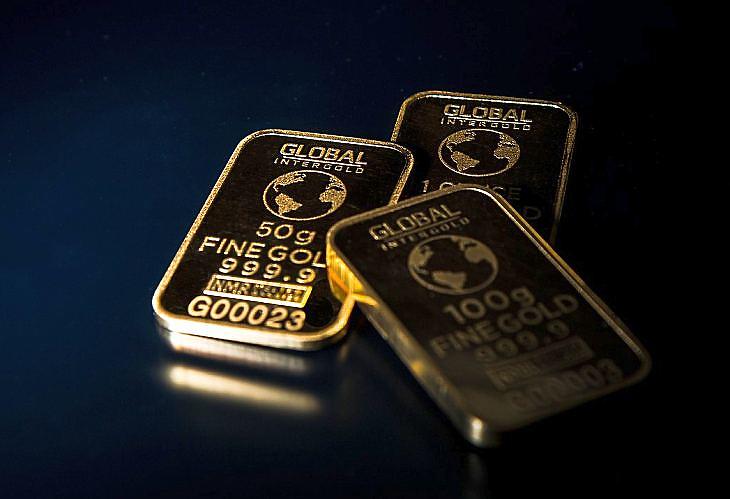 Londoni széfben a Revolut aranya, Trump egész stábját elkapja a vírus?