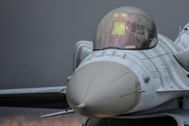 Az ukránok nagyon szeretnének F-16-osokat. Fotó: Depositphotos