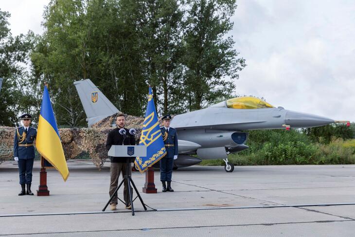 Amerika nélkül nehezen fog menni - a Hollandiából érkezett F-16-os sem állhatott volna Zelenszkij mögött amerikai beleegyezés nélkül
