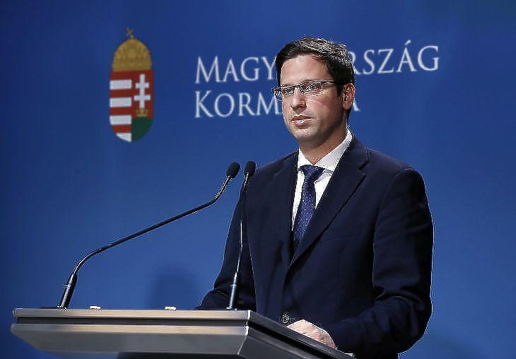 Itt a bejelentés: visszakaphatják az idei szja-t a családosok