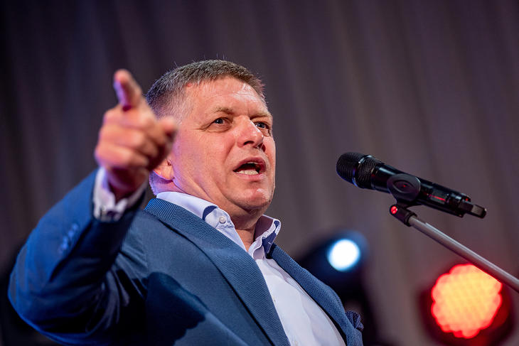 Meglőtték Robert Fico-t, életveszélyben a szlovák miniszterelnök - percről percre tudósításunk!