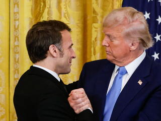 Elmérgesedett a viszony, Macron Davosban szólt vissza Trumpnak