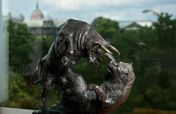 Trump kapja a pofonokat, gyengülésre áll a forint