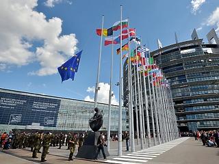 Az EP jogi bizottsága továbbengedte a francia, a magyar és a román biztosjelöltet
