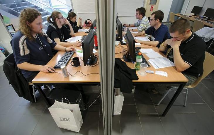 Már a régióban terjeszkednek a magyar programozóiskolák