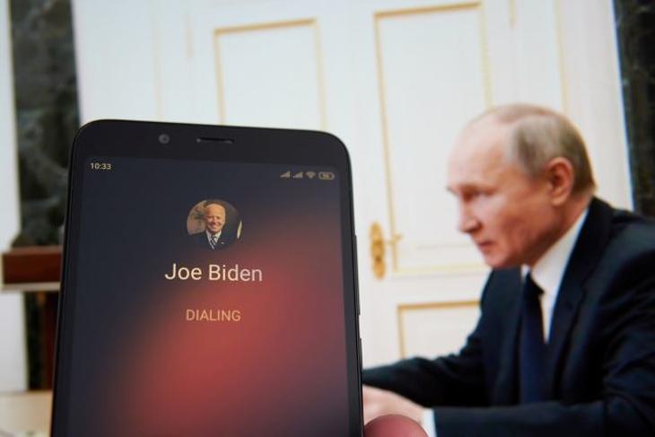 Joe Biden és Vlagyimir Putyin több mint egy órán át beszélt egymással. Fotó: depositphotos