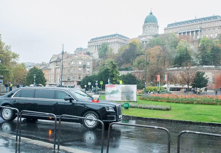 A nap képe: lefotóztuk, ahogy Putyin beveszi a Várat