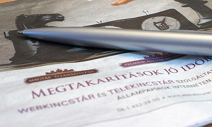 Csökkenti a népszerű állampapírok kamatát az adósságkezelő