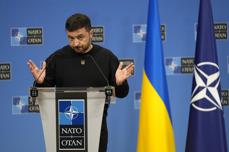 Zelenszkij kemény beismerést tett – már tényleg csak a NATO-tagságban bízhat?