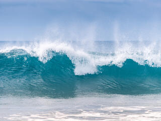Cunamitól tart Japán, riasztották a lakosságot