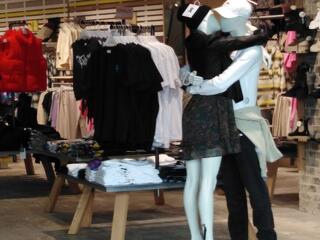 A magyarok lecserélik a ruhatárat – életjelet adott a kiskereskedelem