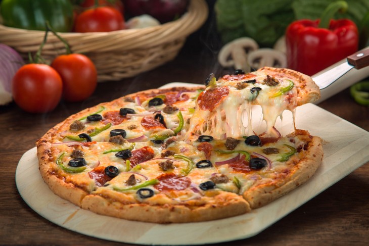 Újdonság a valamivel vékonyabb olasz stílusú pizzához képest. Fotó: Depositphotos