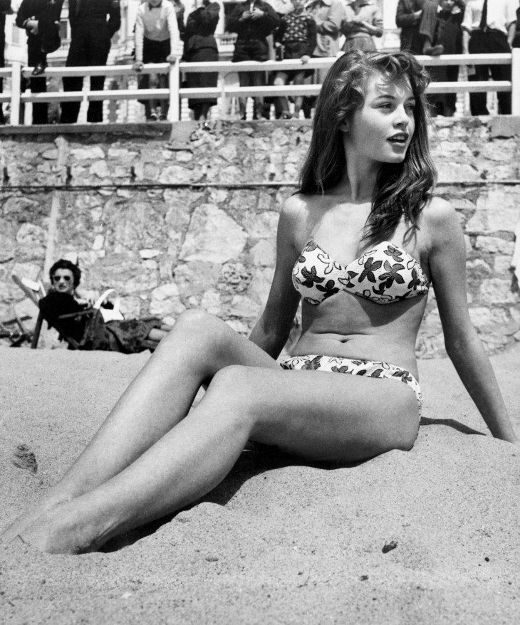 Brigitte Bardot 1953-ban a Cannes-i filmfesztiválon. Fotó: Wikipédia/Retrogasm 
