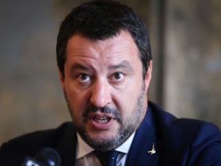 Méregbe gurult Salvini a Berlinből érkező migránstámogatásra