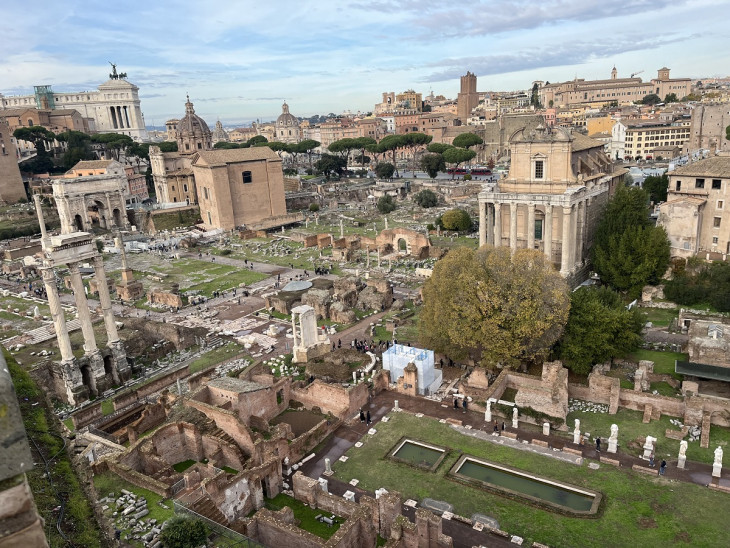  A Forum Romanum, az ókori Róma központja a Palatinus-dombról