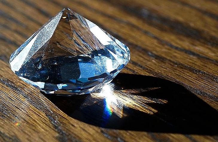 Rekord nagy gyémántot emeltek ki a földből