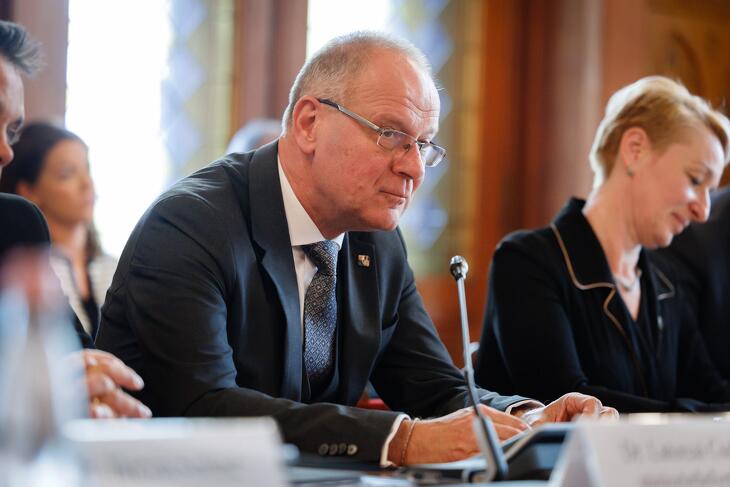 Változtatni fognak a szolidaritási hozzájárulás rendszerén, de valószínűleg csak a választások után