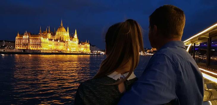 Hajózással egybekötött vacsora különleges miliőben