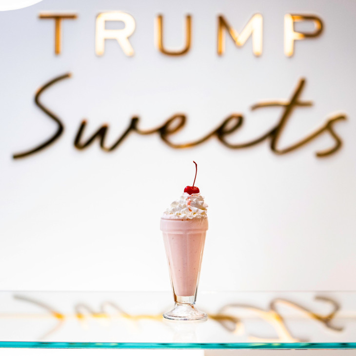 A Trump Torony sok mindennel kedveskedik