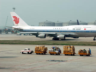 Kína légiközlekedése busásan profitál az orosz szankciókból 