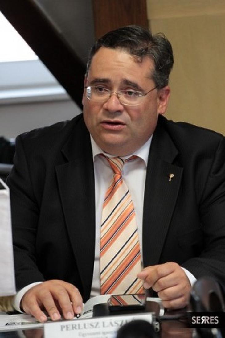 Életünk és bérünk - a VOSZ főtitkárának cikke a bértárgyalásokról