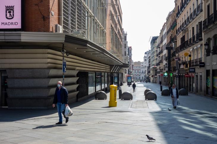Kongó utcák Madridban a koronavírus korábbi hulláma idején - kellene a támogatás a tartománynak. Fotó: Depositphotos