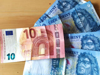 Szerda estére elfáradt a forint