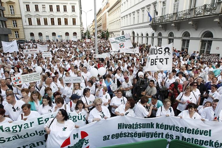 Rogánnal számolnák fel a siralmas egészségügyet Gyurcsányék 