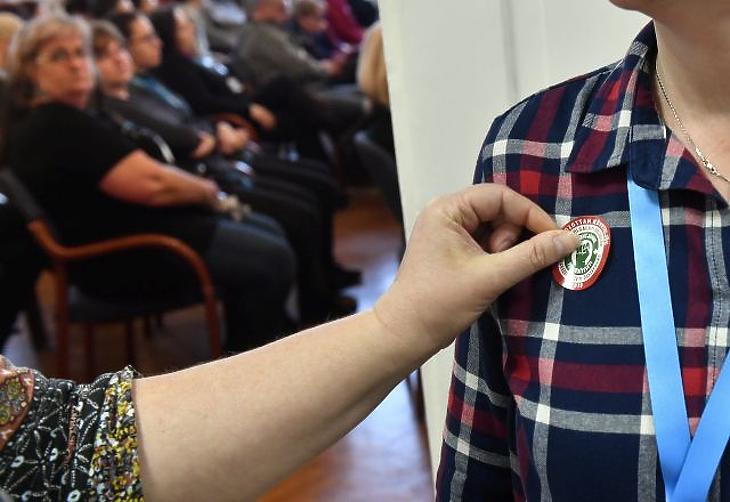 Bejelentették: haragos felvonulást szerveznek a közszolgálati dolgozók 