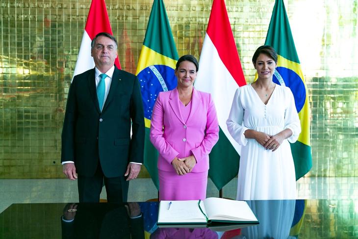 Jair Bolsonaro, Novák Katalin és Michelle de Paula Firmo Reinaldo Bolsonaro. Fotó: MTI/Sándor-palota