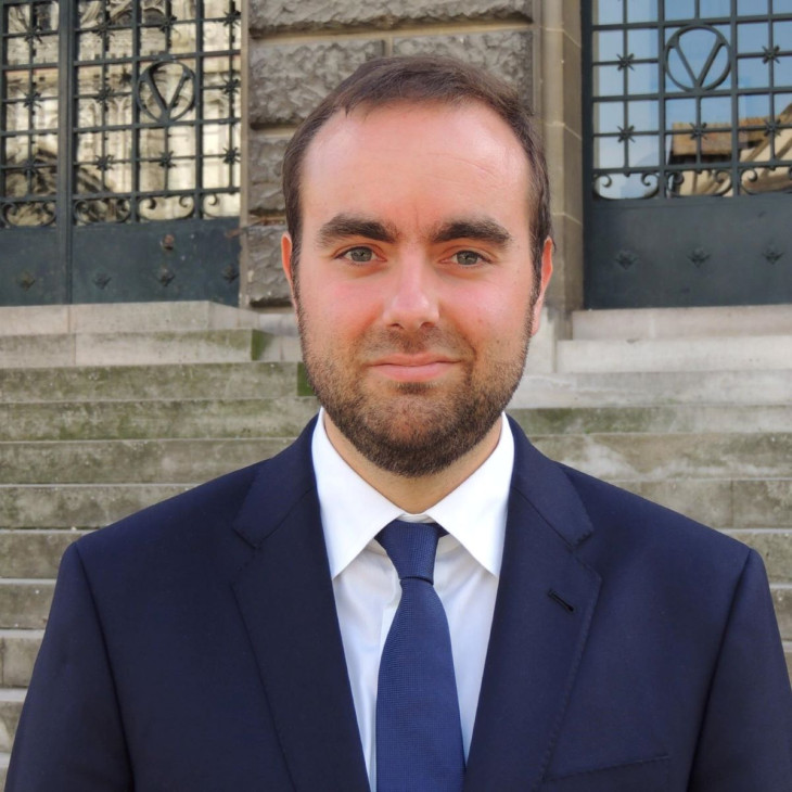 Sébastien Lecornu, Franciaország új miniszterelnöke átvette a kormányzást