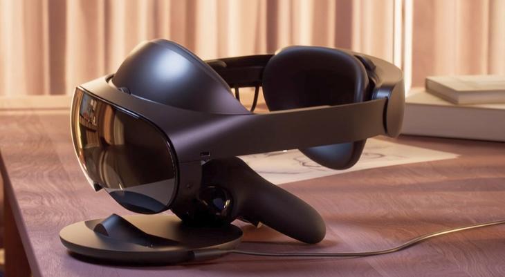 A Meta Quest Pro 2022 VR headset. Forrás: Meta Platforms