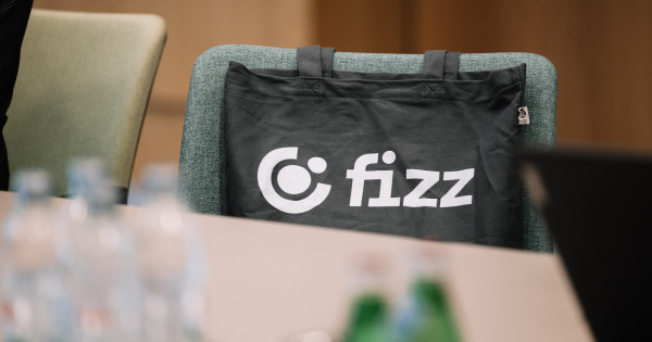 Fotelból is működik az OTP új, online piactere a fizz.hu