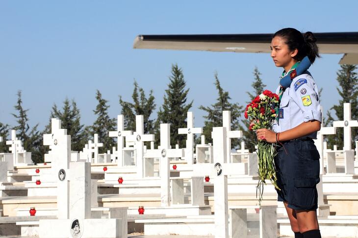 Kettéosztott ország veszi át az Európai Tanács soros elnöki posztját