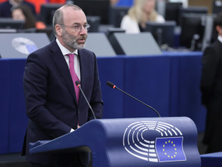 Manfred Weber, az Európai Néppárt (EPP) elnöke felszólal az Európai Parlament plenáris ülésén Strasbourgban 2025. március 11-én. 