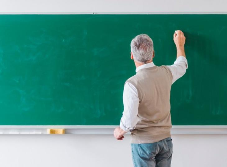Egyre több tanár megy nyugdíjba, mint az egyetemekre. Fotó: Pixabay