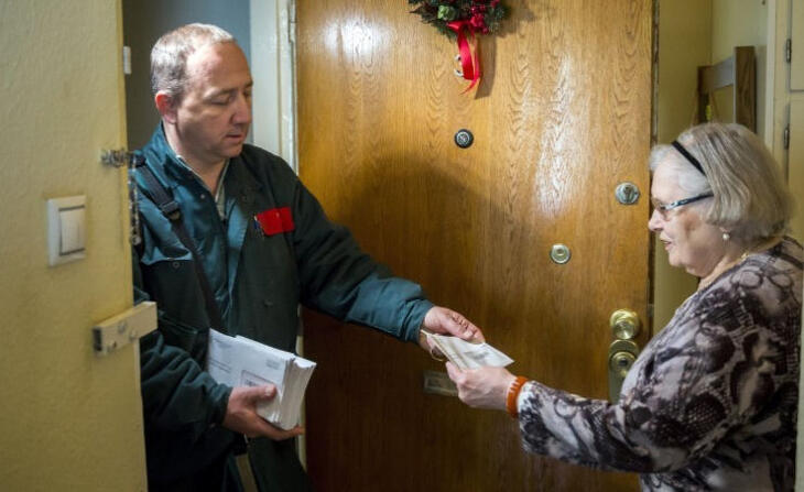 Nagy Márton alaposan megjutalmazza a postásokat 