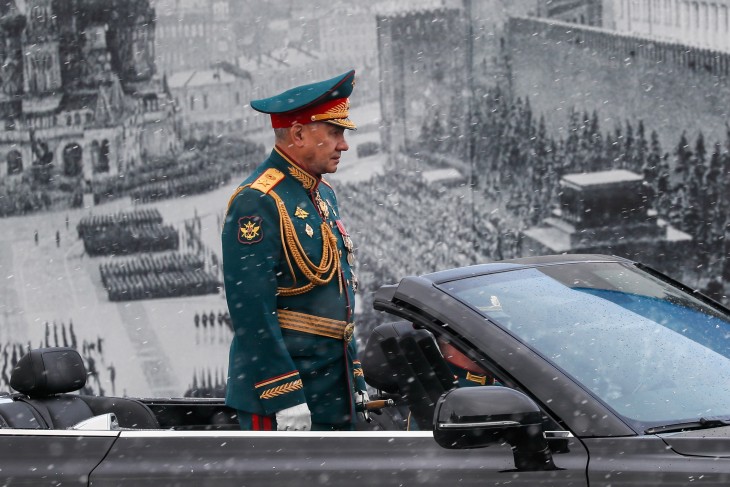 Szergej Sojgu védelmi miniszter a moszkvai Vörös téren tartott parédán a Győzelem napján 2024. május 9-én.
