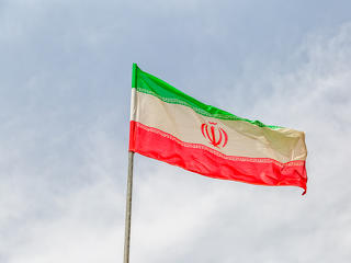 Iránban fegyvert fogtak a lázadók