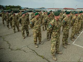 Az osztrák példát megirigyelve ismét napirendre kerülhet a sorkatonaság? 