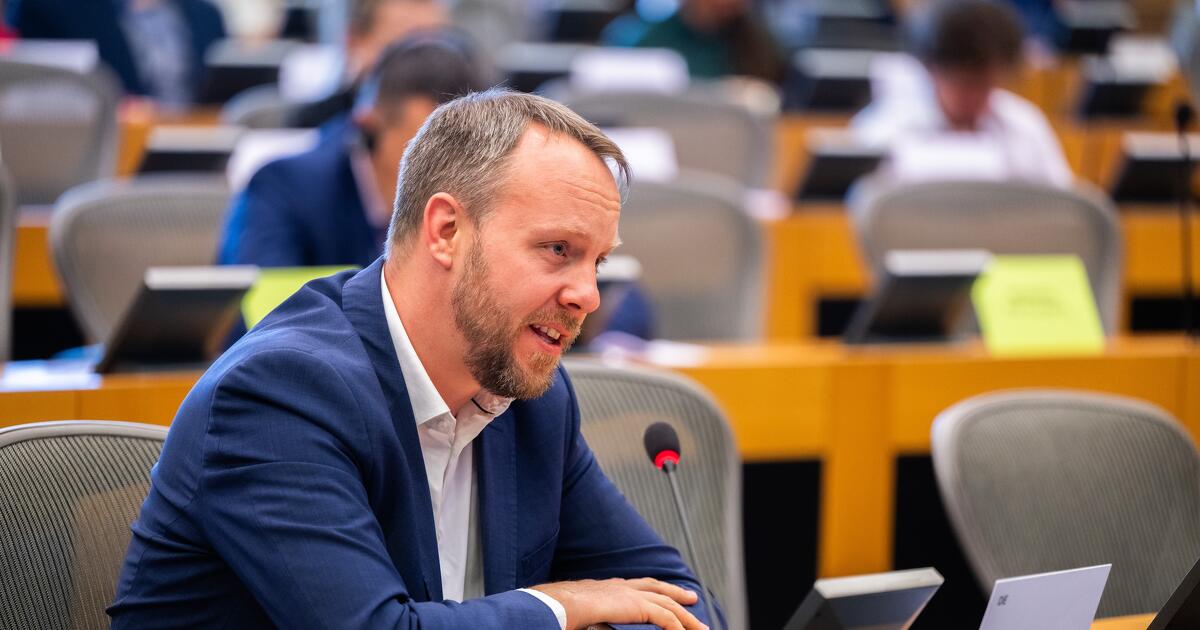 Egy német EP-képviselő szerint a magyar titkosszolgálat megpróbálhatta lépre csalni