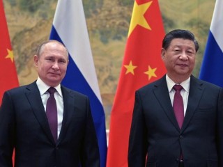 Vlagyimir Putyin orosz elnök és Hszi Csin-ping kínai elnök találkozója Pekingben 2022. február 4-én, a téli olimpia megnyitójának napján. Fotó: EPA/ALEXEI DRUZHININ / KREMLIN / SPUTNIK