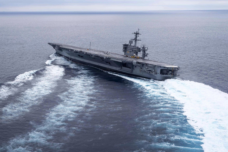 Az Abraham Lincoln repülőgéphordozó egy korábbi képen &ndash; mire lehet elég önmagában?