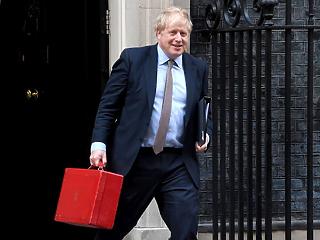 A nap képe: megvillantotta piros kofferét Boris Johnson