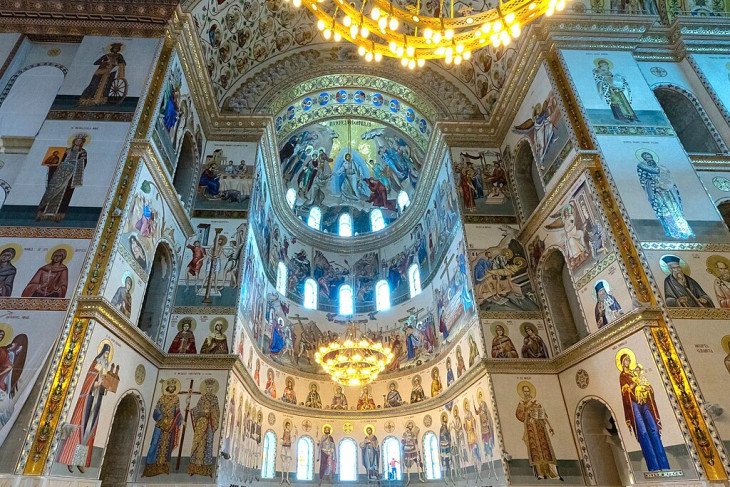 A katedrális belső igen díszes munka